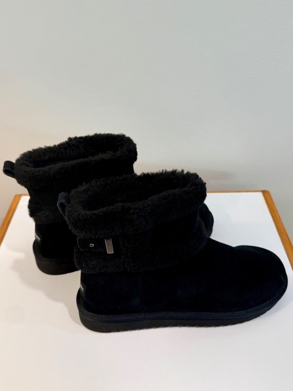 Koolaburra by UGG Barlee Mini Black Faux Fur Boots Women’s Size 9